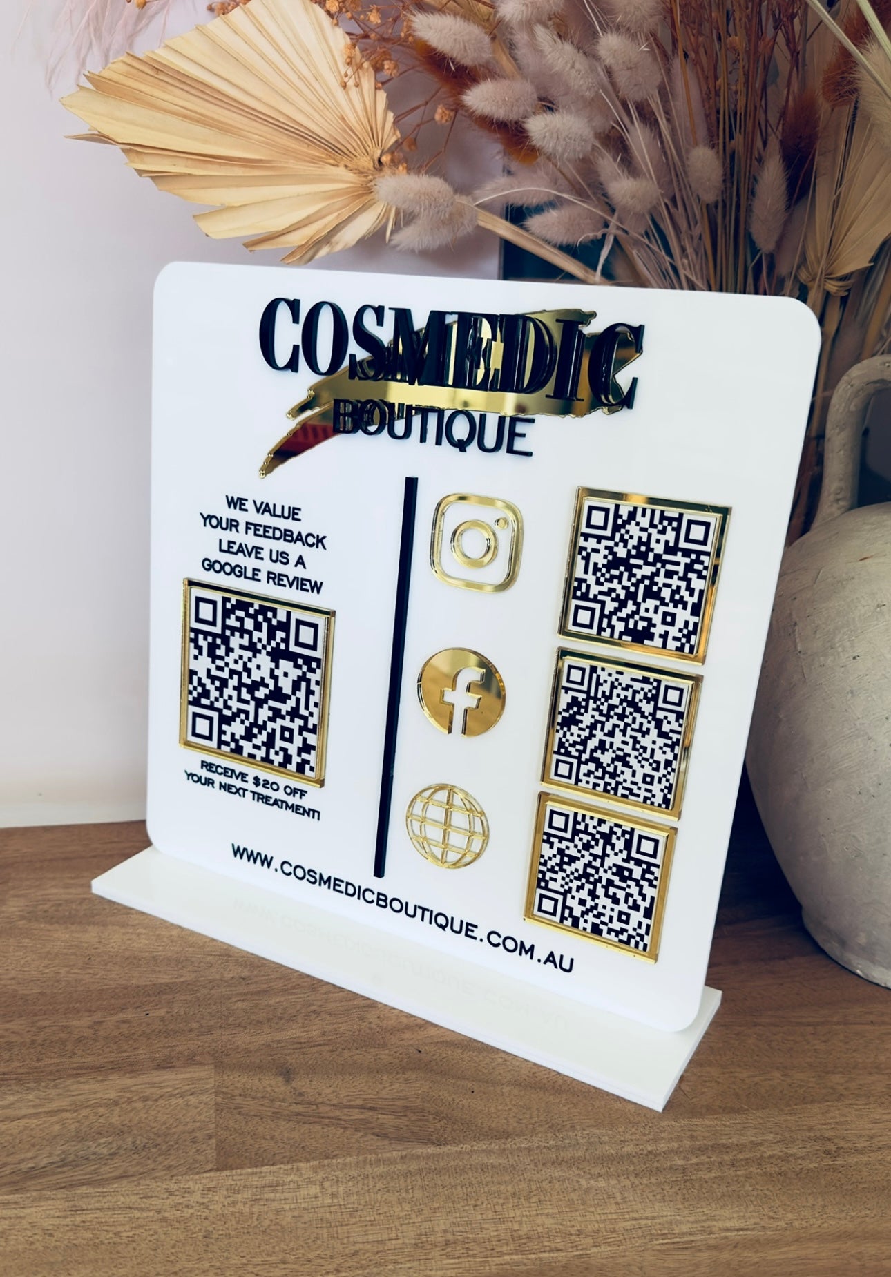 Social Media Stand Medium